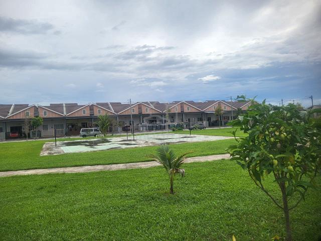 Bumi Lot Single Storey Terrace House at Taman Kinding Flora for SALE! 1