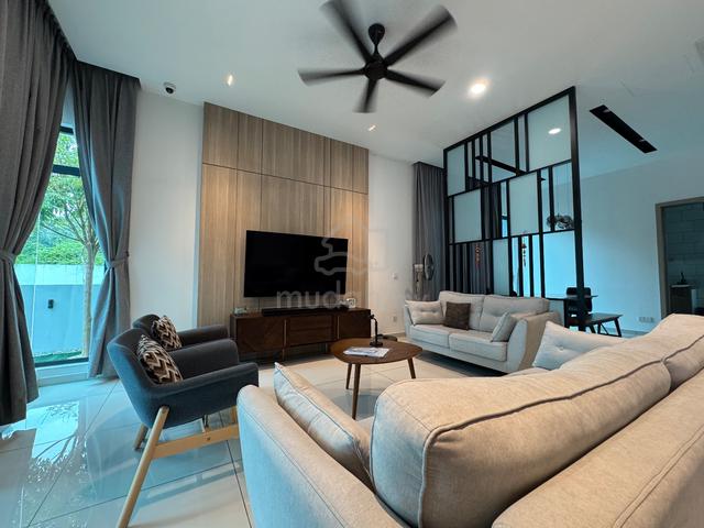 Renovated Limited Unit Endlot 3 Storey 8 Residence Padang Temu Ujong 1
