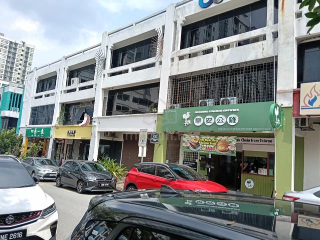 Ground floor shop for rent in Kepong Menjalara. 1