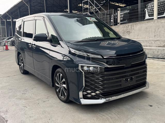 Toyota Voxy 2.0 S-Z Grey Color / Power Boot - 1