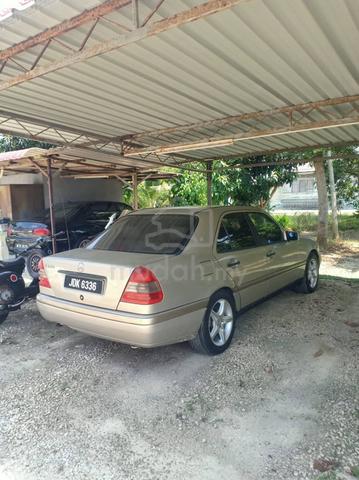 1995 Mercedes Benz 280 TE 2.8 (A) - 4