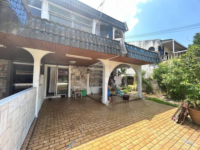 Pengkalan Station 18 Below Value Storey Intermediate Corner House 1