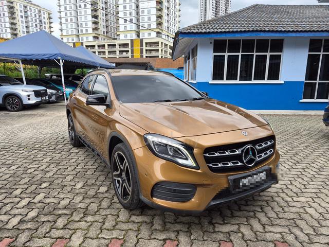 2017 Mercedes Benz GLA250 4MATIC AMG LINE - 2