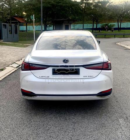 2023 Lexus ES250 2.5 LUXURY (A) - 4