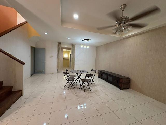 double storey intermediate house for rent 1