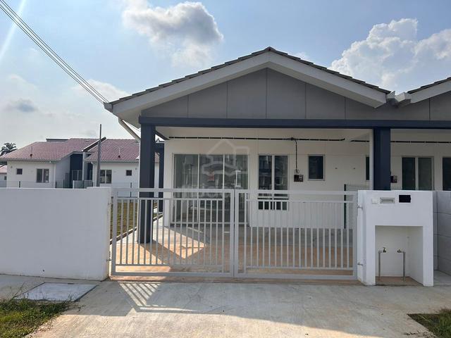 Teluk Kemang Taman Shorea Hartamas Corner Single Storey House for Rent 1