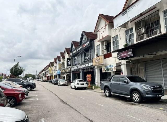 Bandar Uda Utama @ 2 Storey Shoplot, Facing Main Road 1