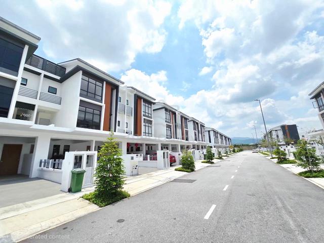 [Fully Reno|F. Loan] Duplex Townhouse Taman Akasia, Semenyih 1