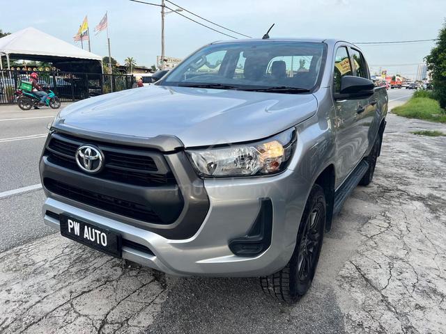 Toyota HILUX 2.4(A)REVO E D/C VNT 6PSD 4X4 Pickups - 2