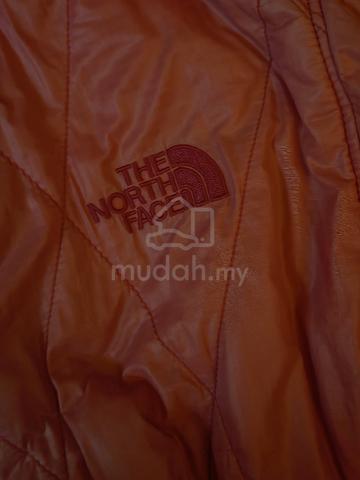 The North Face pink puffer jacket - photo 5 of 6