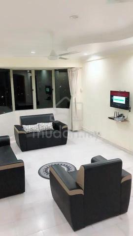 Likas Court 1