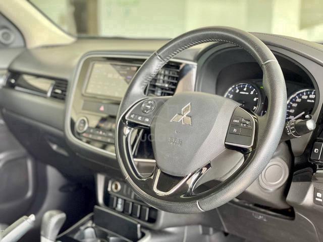 2019 Mitsubishi OUTLANDER 2.0 4WD WITH WARRANTY - 5