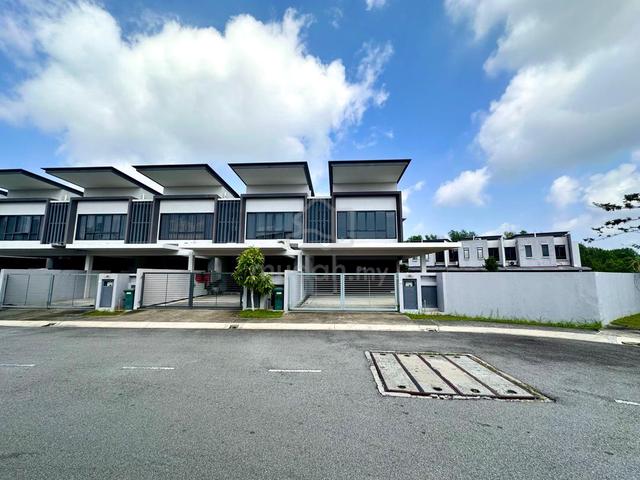 [Corner Lot] Double Storey Kajang East  Precinct 2 Semenyih Selangor. 1