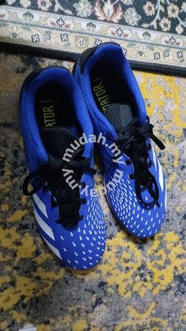 kasut futsal adidas x