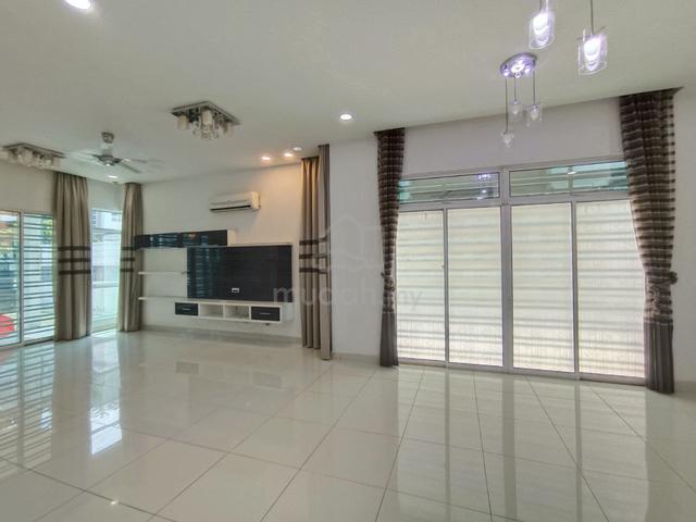 RENOVATED+ HUGE EXTRA LAND Semi D Greenhill Residence Shah Alam 1