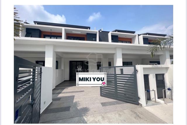 【Robin, 2 air-condition】2 storey house for rent @ bandar rimbayu 1
