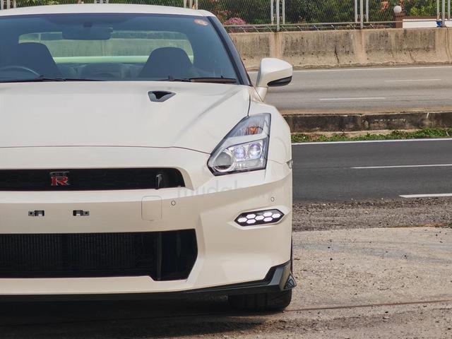 [Carbon Material Carpet] 2025 Nissan GT-R 3.8L (A) - 2