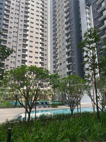 Master Bedroom Fully Furnished Free wifi water electric bill 1