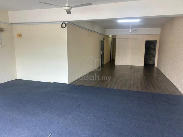 Spacious Commercial Space For Rent 1