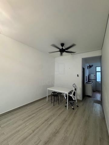 Easy access to CIQ / Ground Level Adda Height / Dato Onn 2
