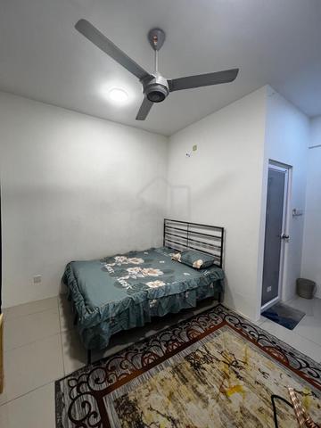 Master Bedroom, non-sharing 1