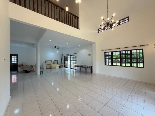 Bandar Putra Double Storey Bungalow House 4bed Kulai Johor 1