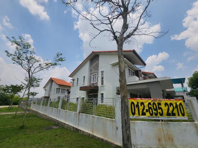Bandar Seri Coalfields - Ixora CORNER LOT Facing Open & Renovated !! 1