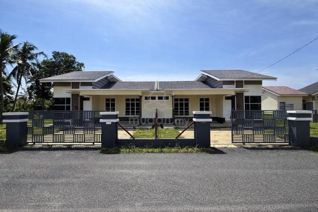 Semi-D Setingkat Besut, 800m dari Pantai Air Tawar, Kuala Besut 1