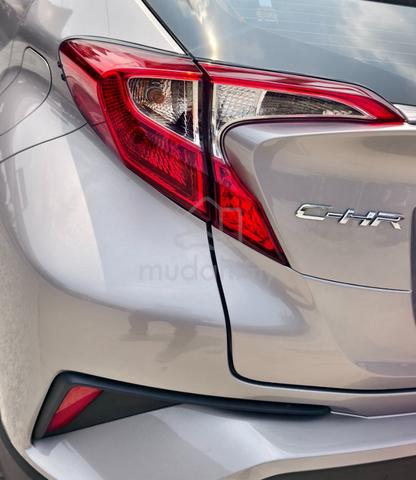 2018 Toyota C-HR 1.8 (A) boleh loan kedai - 4