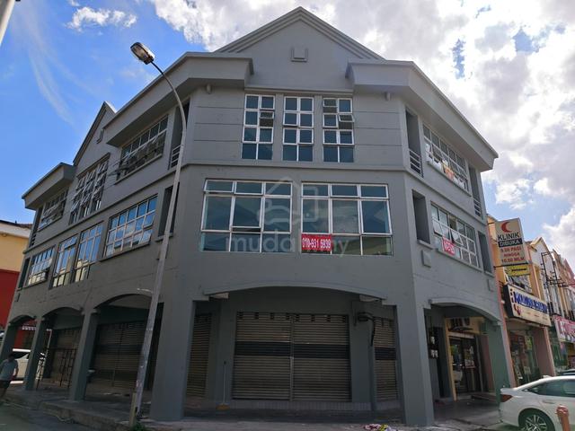 shophouse for rent in Taman Daya, Jalan Sagu, Johor Bahru 1