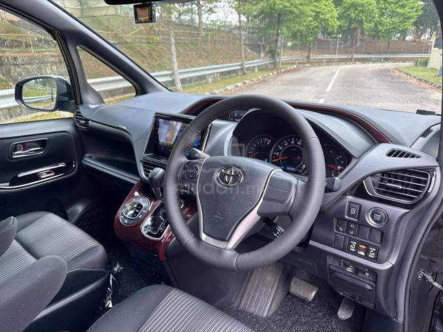2019 Toyota VOXY 2.0 ZS KIRAMEKI II (A) - 5