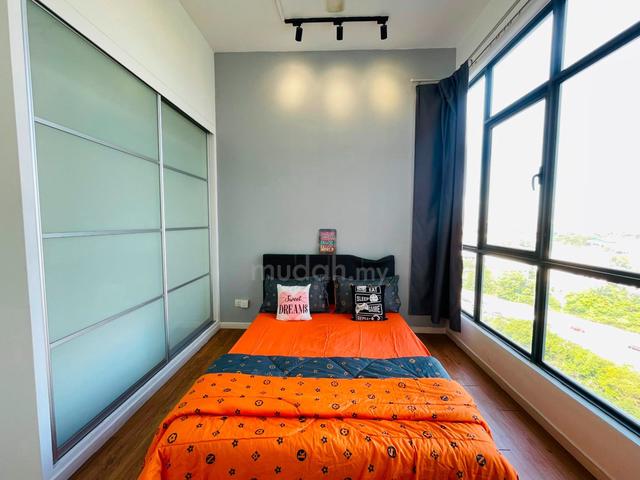 KU Suites Condo, Kota Kemuning, Master Room, Private bathroom, Nice 1
