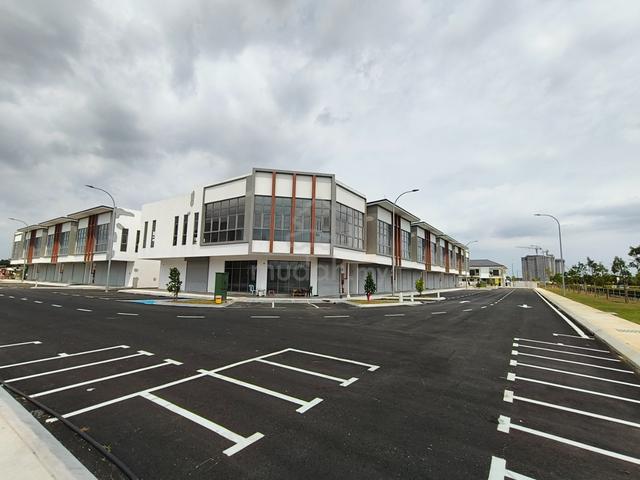 2 sty shop for sale main road Bayuemas next to bukit tinggi klang 1