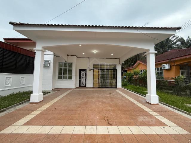 Single Storey Semi-D Taman Sri Lalang Jaya, Kluang 1