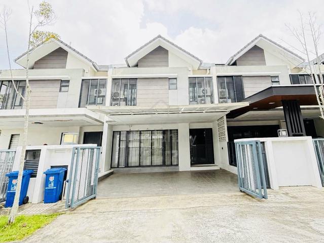 RENOVATED 2 Sty Superlink Lagenda Garden, Jalan Teratak Bukit Jelutong 1