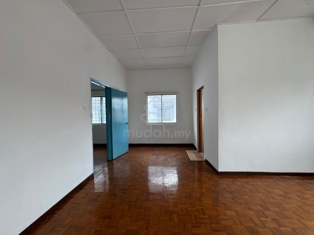 End lot Puchong Jaya 2 storey house Puteri freehold in Puchong 1