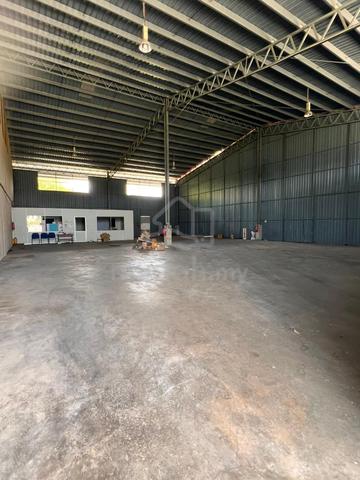 Simpang Ampat Tasek Warehouse For Rent | Spacious Loading Bay 1