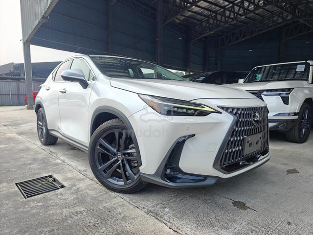 2023 Lexus NX 250 Luxury 5A 4CamDIMHUDBlackLeather - 1