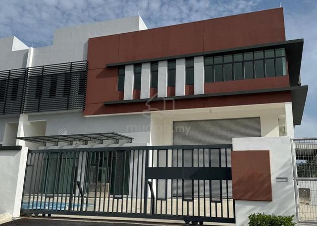 Taman Perindustrian Cemerlang Brand New 1.5 Storey Semi-D Factory 1