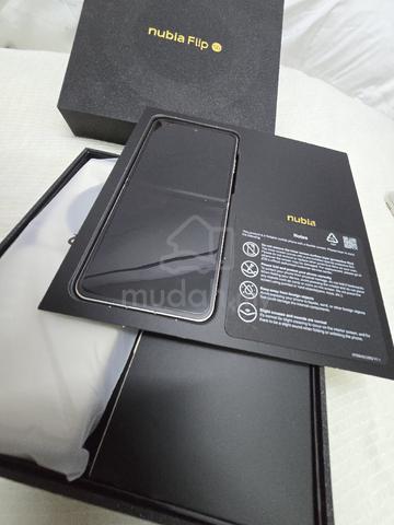 Nubia Flip 5G - photo 3 of 6