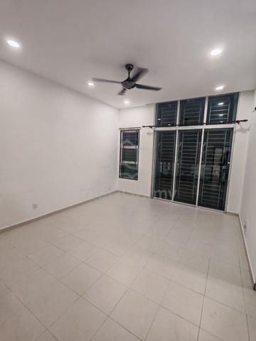 Double Storey Terrace House 4Bed 3Bath @ LA Garden JP Perdana 1