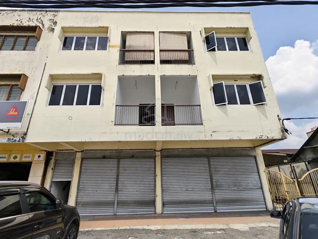 Kajang Sungai Chua Main Road Corner Shop to Let 1