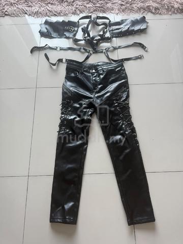 Men's Dark Gladiator Halloween Costume Set
 - photo 2 of 6