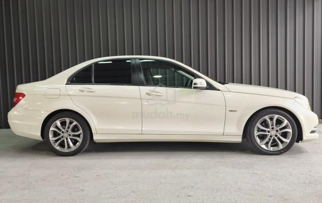 Mercedes Benz C180 CGI (A) (CKD) BlueEFCY 7 SPEED - 3
