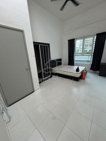 Master Bedroom at Golden Triangle 1 (Ready to Move In) FEMALE ONLY 1