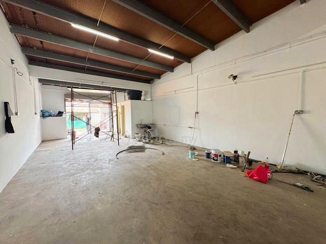 Single Sty Factory Taman Pusat Perindustrian Puchong | unit with Cf 1
