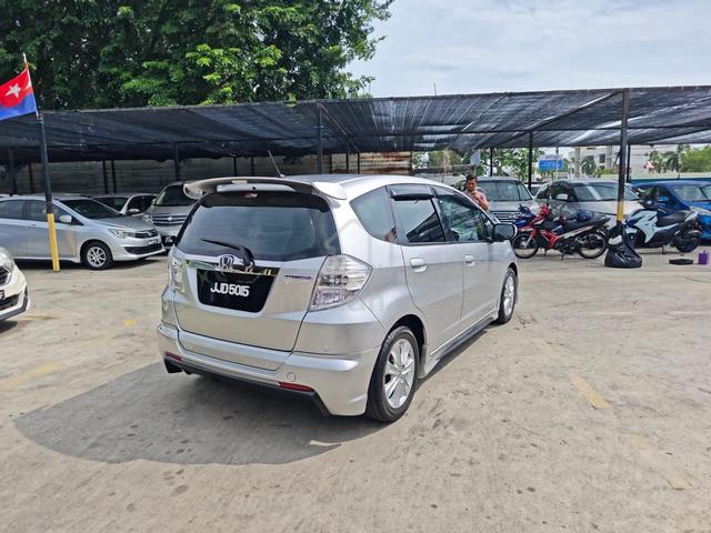 2013 Honda JAZZ 1.3 (AUTO) - 3