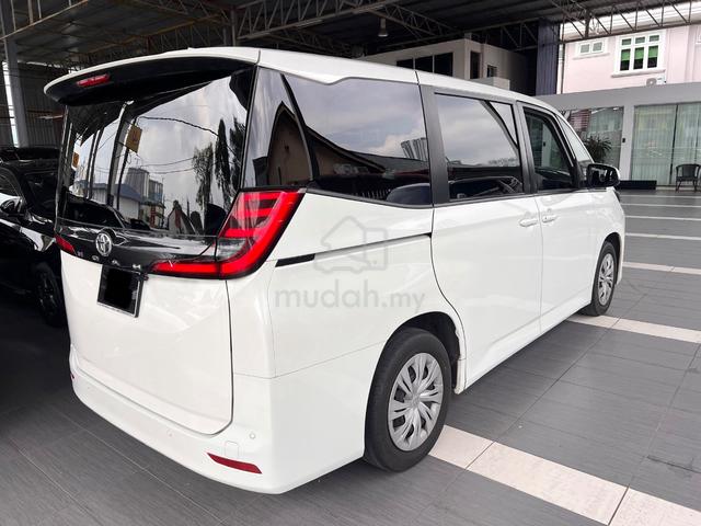 2022 Toyota NOAH 2.0 X*SUPER LOW MILEAGE*LIKE NEW* - 3