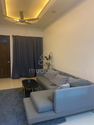 mencari house wanita seorg 1