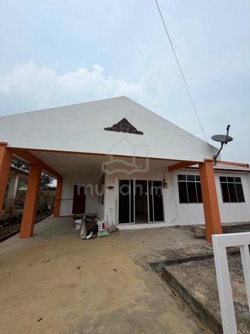 Freehold Single Storey Semi-Detached at Landeh 10th mile for sale 1